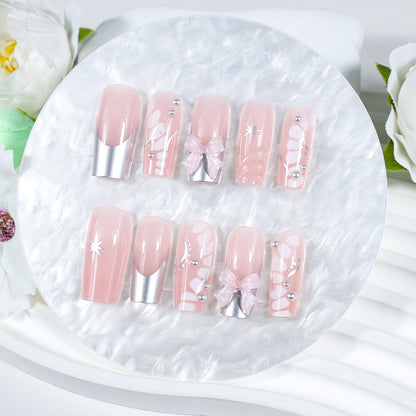 Kunstnagelset mit eleganten Akzenten Brehn