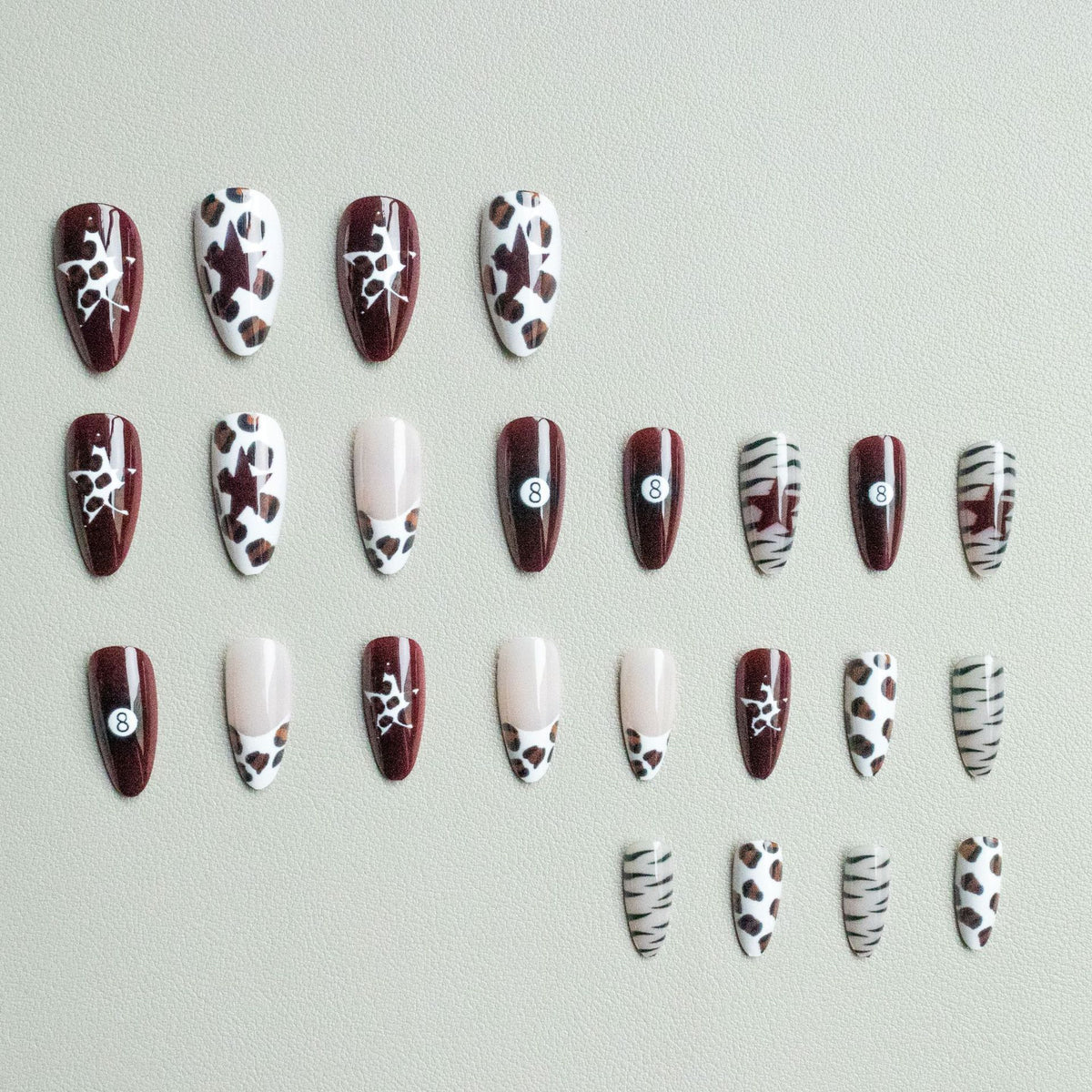 Künstlerisches Tierdruck Nageldesign-Set