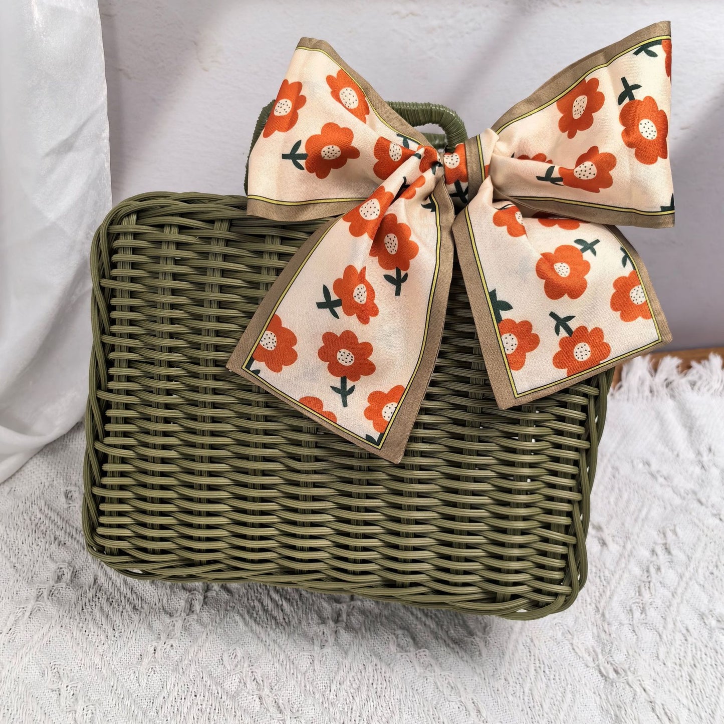 Damen eleganter Handtasche aus geflochtenem Material Brehn
