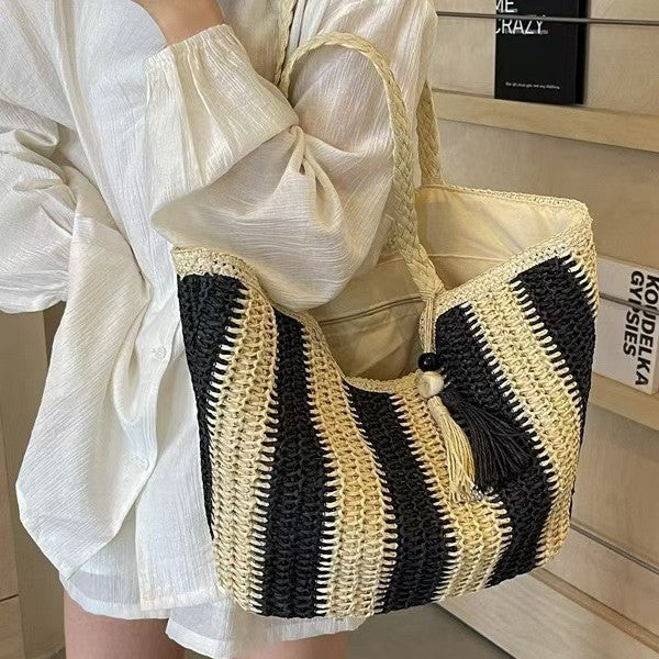 Handgefertigte Basttasche mit Eleganten Quasten und Detailreicher Struktur Brehn