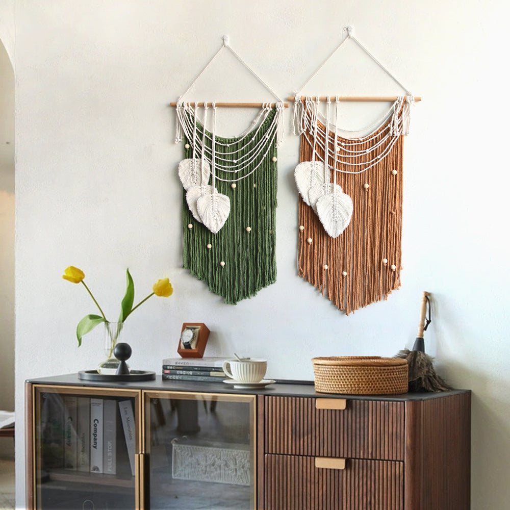Künstlerischer Wandbe hang aus Makramee mit Herzen