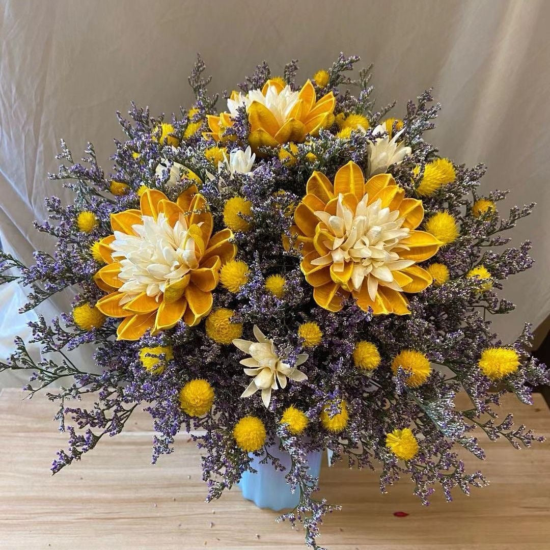 Natürlicher getrockneter Blumenstrauß