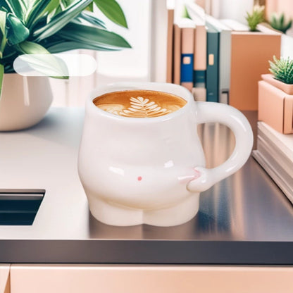 Verspielte Keramiktasse