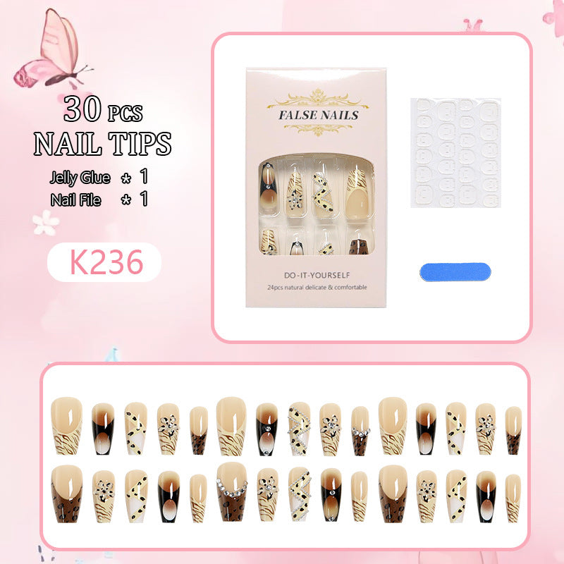 Glamouröses Nagelset Brehn