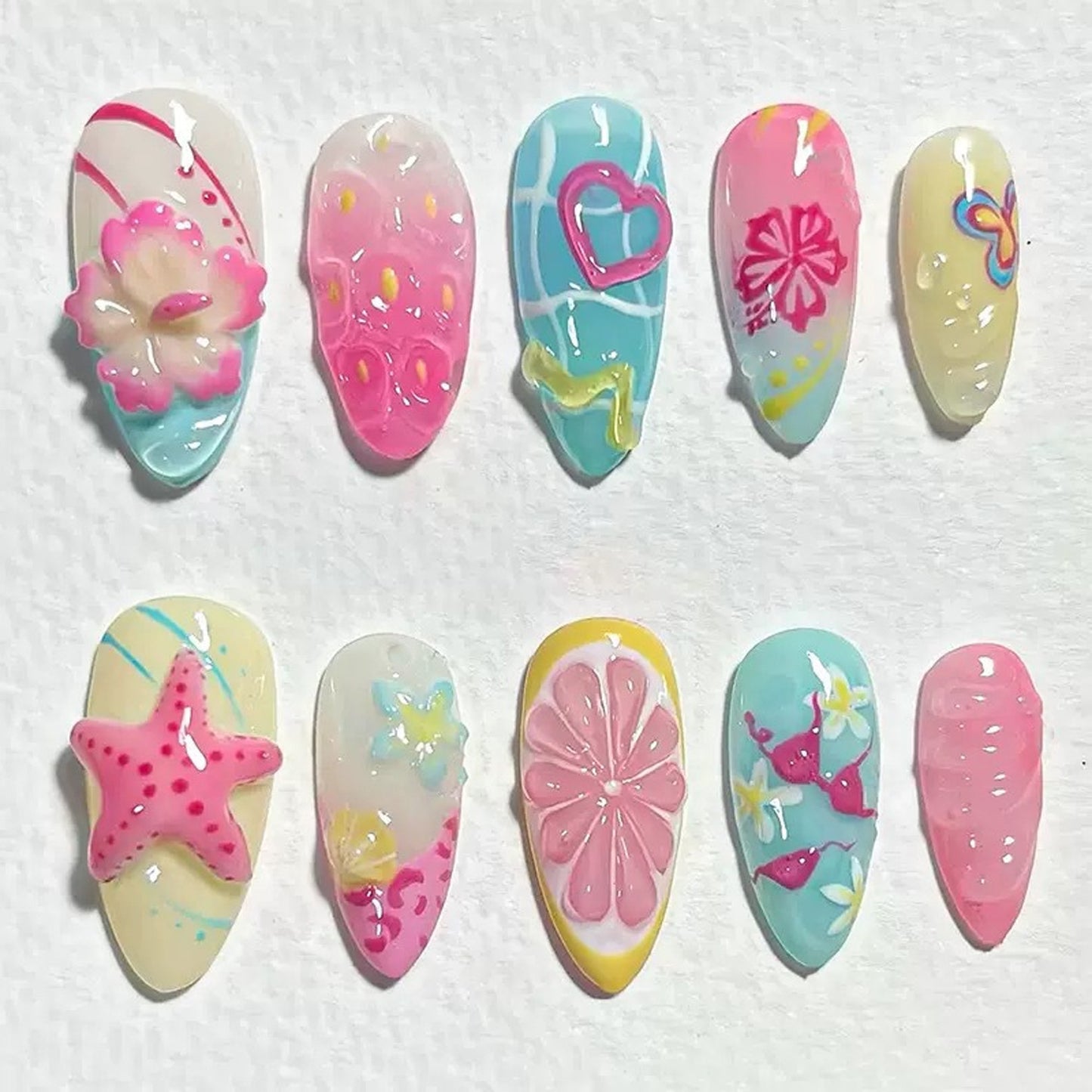 Künstlerisch thematisierte Press-On Nageltips Brehn