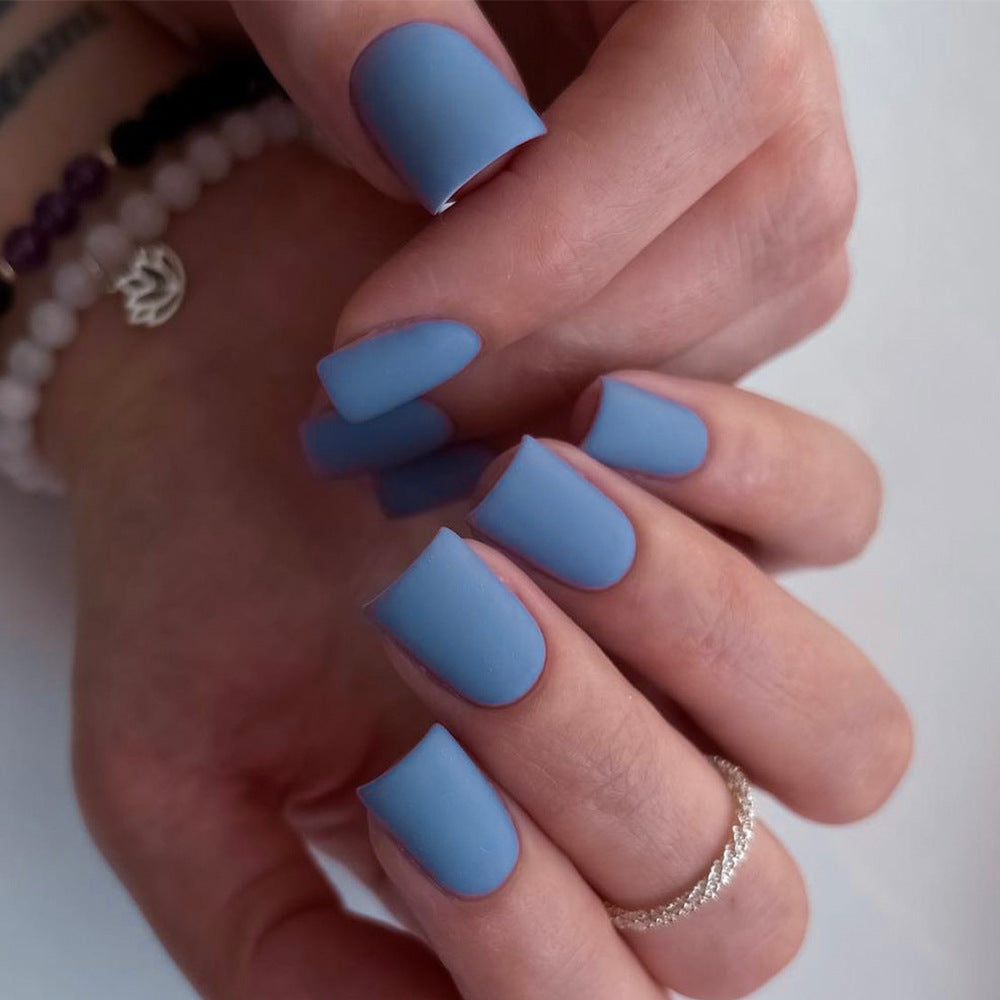 Künstliche Nagelkunst mit mattem Finish Brehn