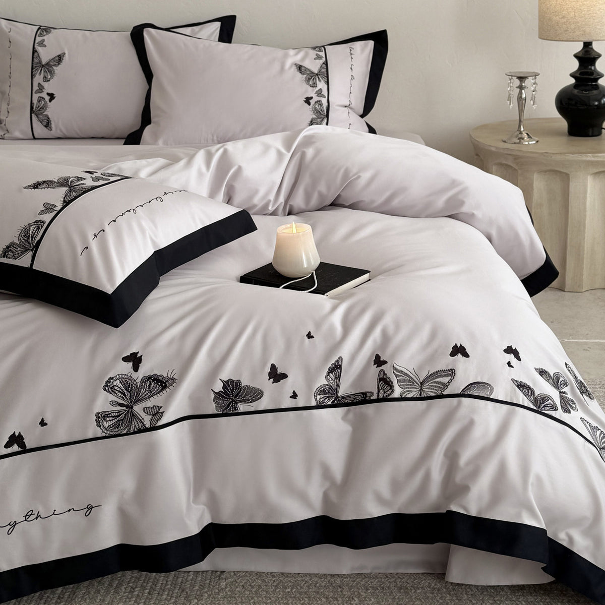 Botanische Schmetterling Bestickte Baumwollsatin Wendebettwäsche Set mit kontrastfarbigem Paspelrand und Euro-Kissenbezügen