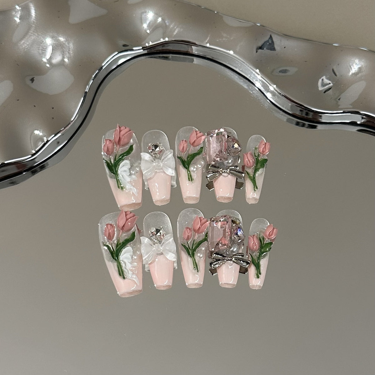 Florale Artisan Press-On Nagelkunst