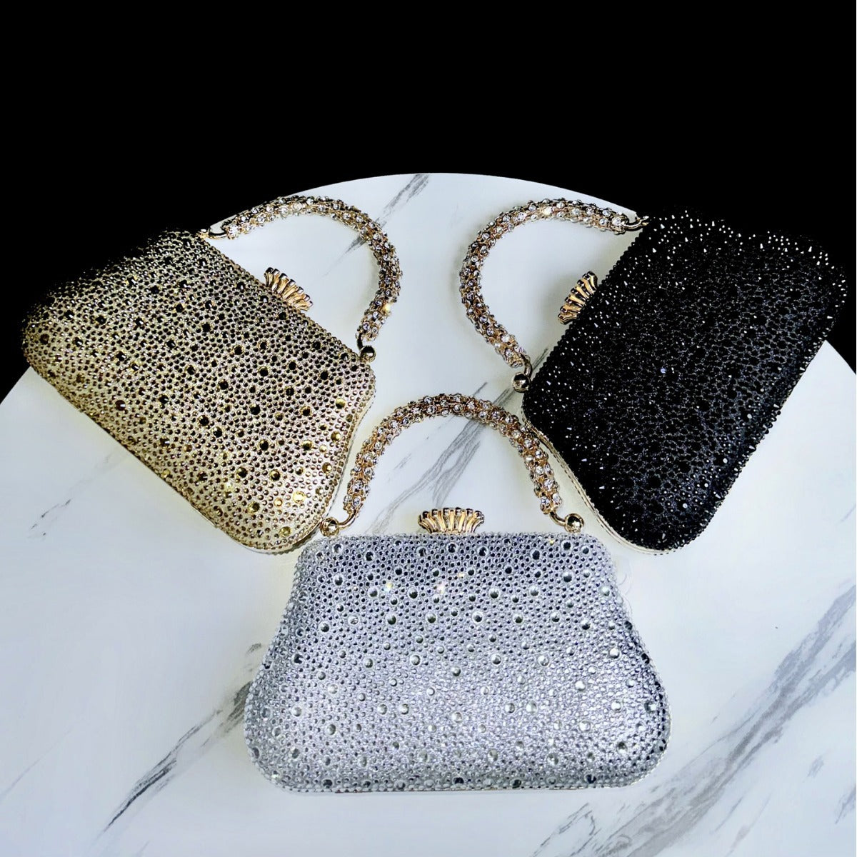 Elegante Handtasche mit Strassverzierungen