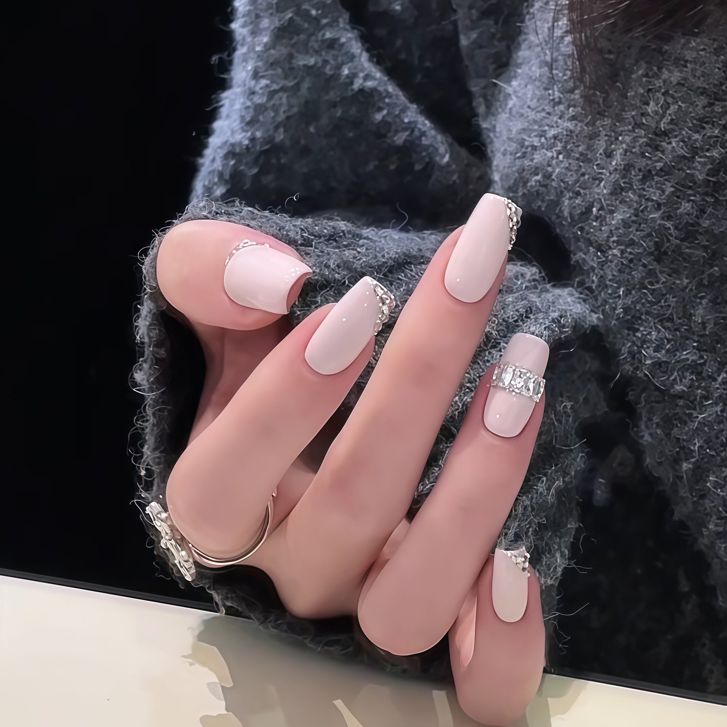 Luxuriöse Kunstnägel mit Strass Akzenten Brehn