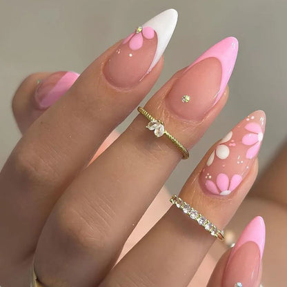 Künstlerische florale Nagelspitzen