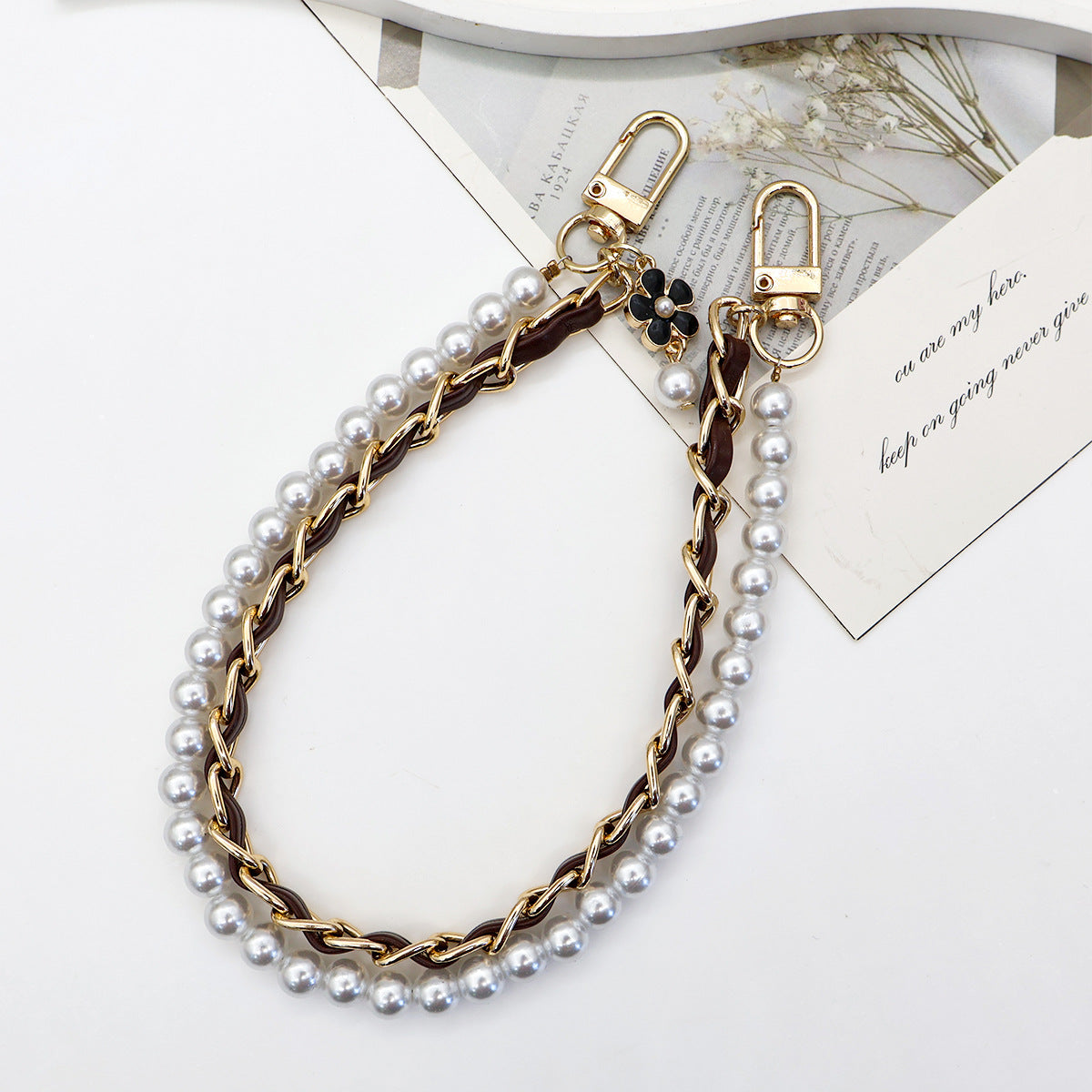 Stilvolle mit Perlen verzierte Brillenband Brehn