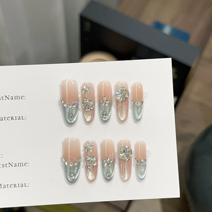 Dekorativer Press-On Nagel-Set mit Kristallakzenten