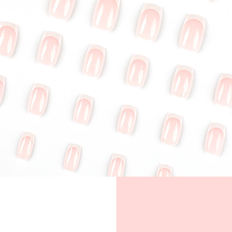 Elegante Nagelverlängerungen mit französischem Design Brehn