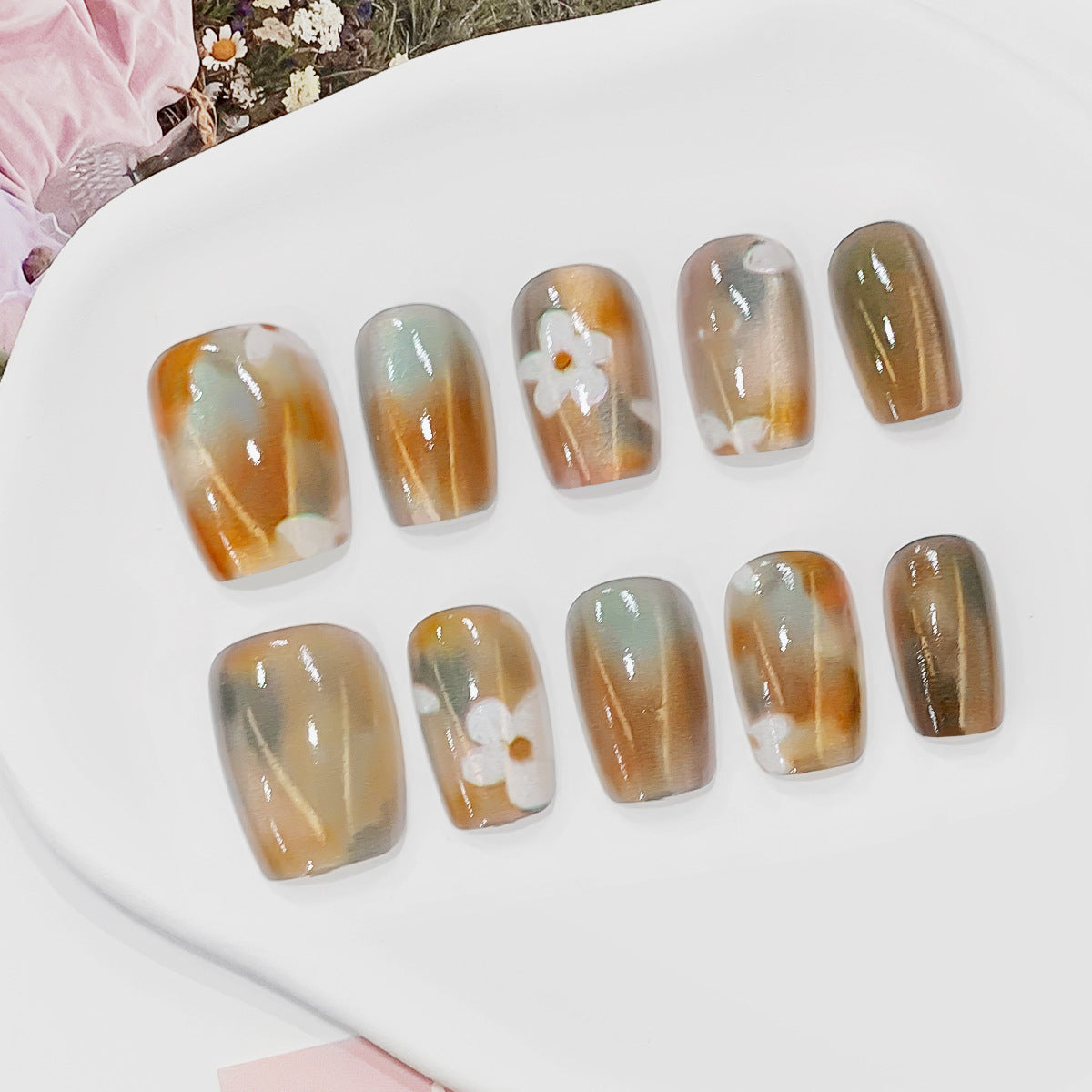 Künstliche Nagelspitzen mit Blumendesign Brehn