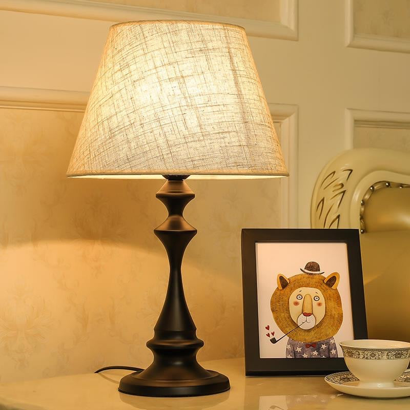 Elegante Nachttischlampe