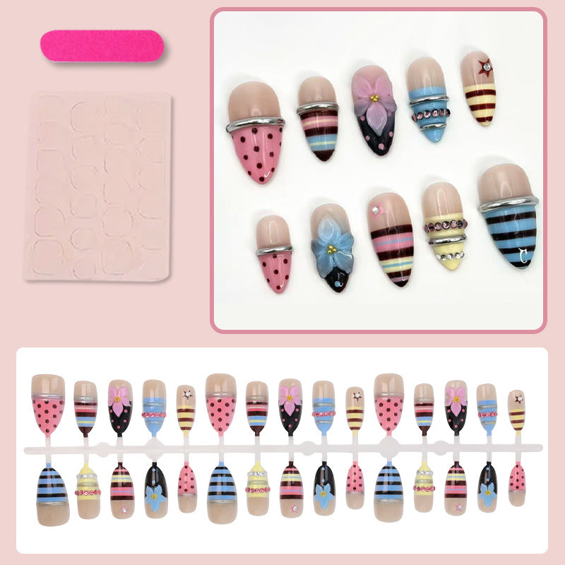 Kunstnagelset mit kreativen und verspielten Motiven Brehn