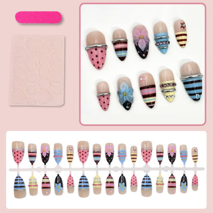 Kunstnagelset mit kreativen und verspielten Motiven Brehn
