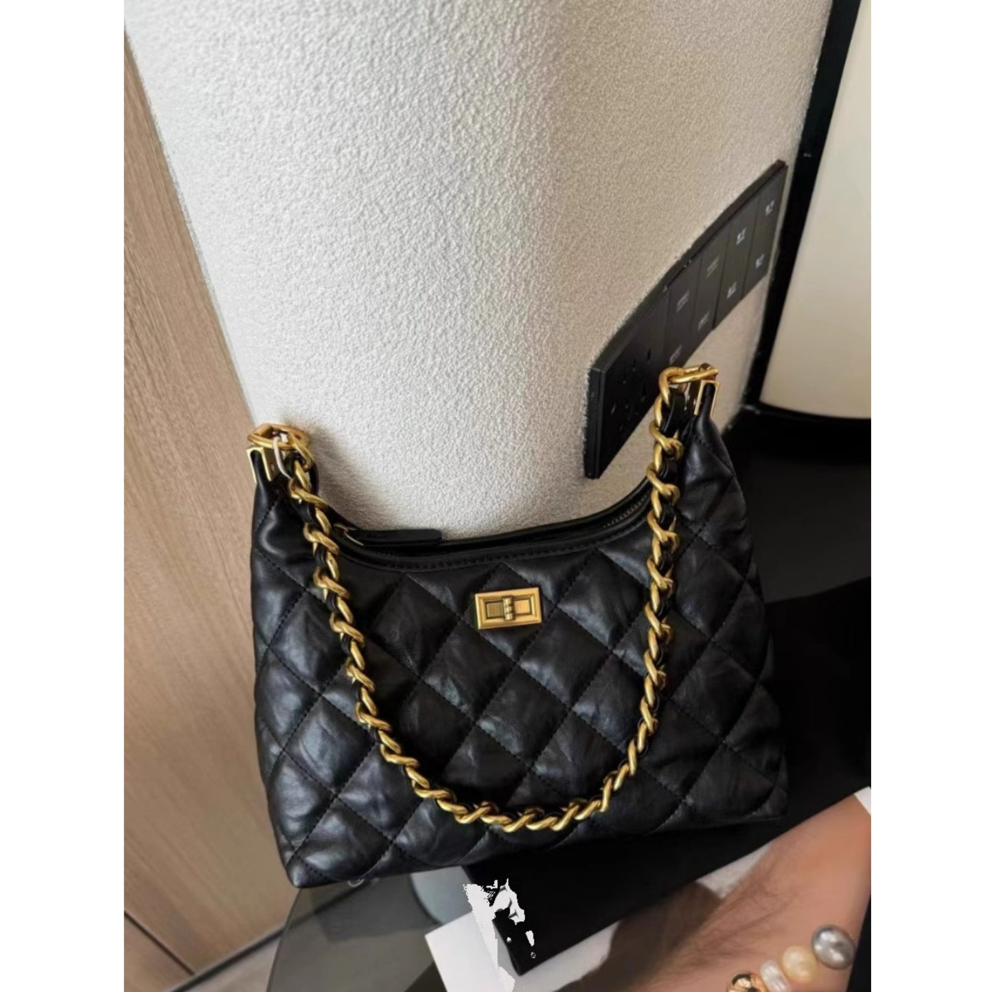 Elegante gesteppte Schultertasche Brehn