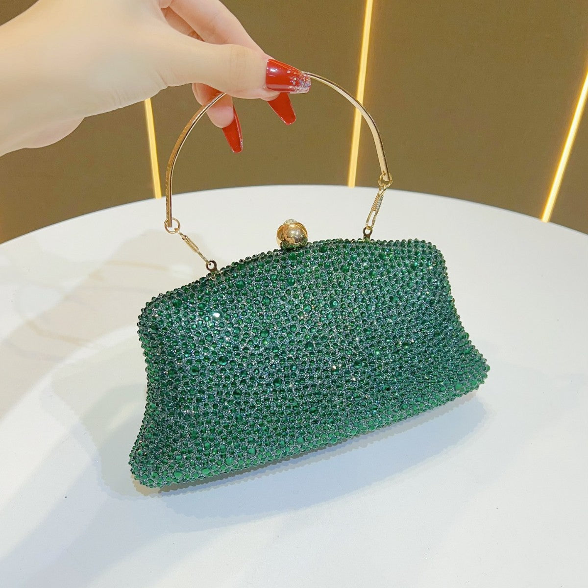 Strassbesetzte Abendclutch
