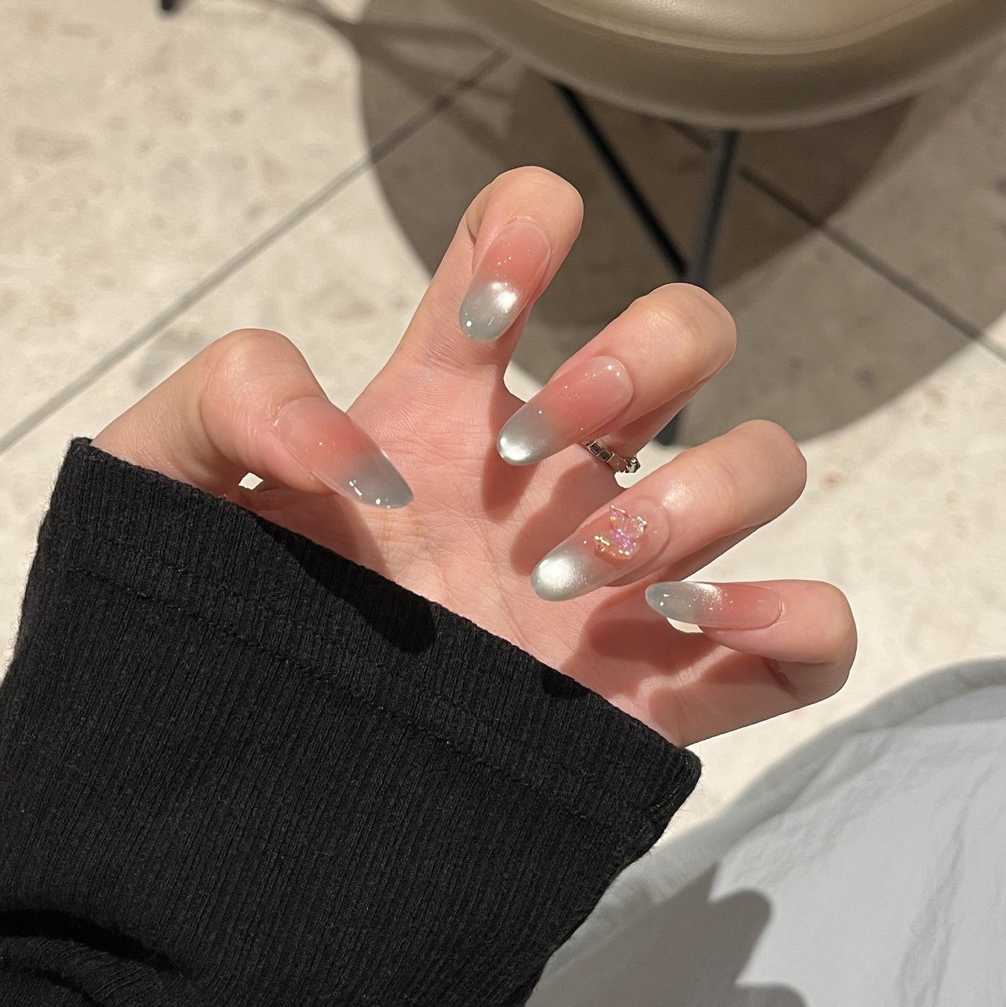 Künstlerisches vom Ozean inspiriertes Press-On Nageldesign Brehn