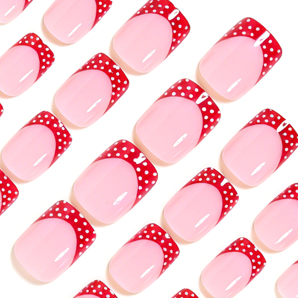 Dekoratives Französisches Spitzen-Nagelkunstdesign Brehn