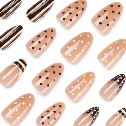 Kunstvolle Nagelkunst mit geometrischen Motiven Brehn