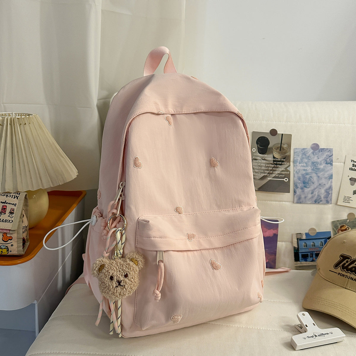 Vielseitiger lässiger Rucksack mit lustigem Charakteranhänger Brehn