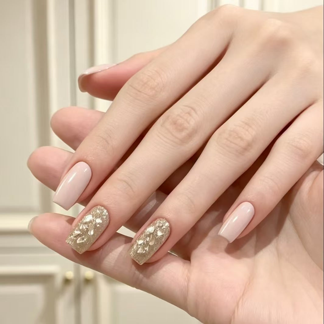 Glamouröse Acryl-Nagelkunstverlängerungen