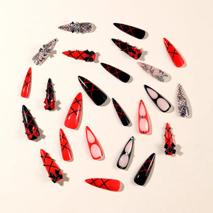 Gothic-inspirierte Stiletto-Nagelverlängerungen Brehn