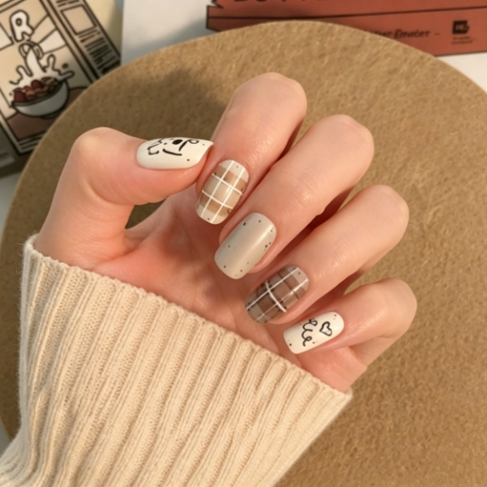 Künstlerisches Press-on-Nagelset mit einzigartigen Charakterdesigns Brehn