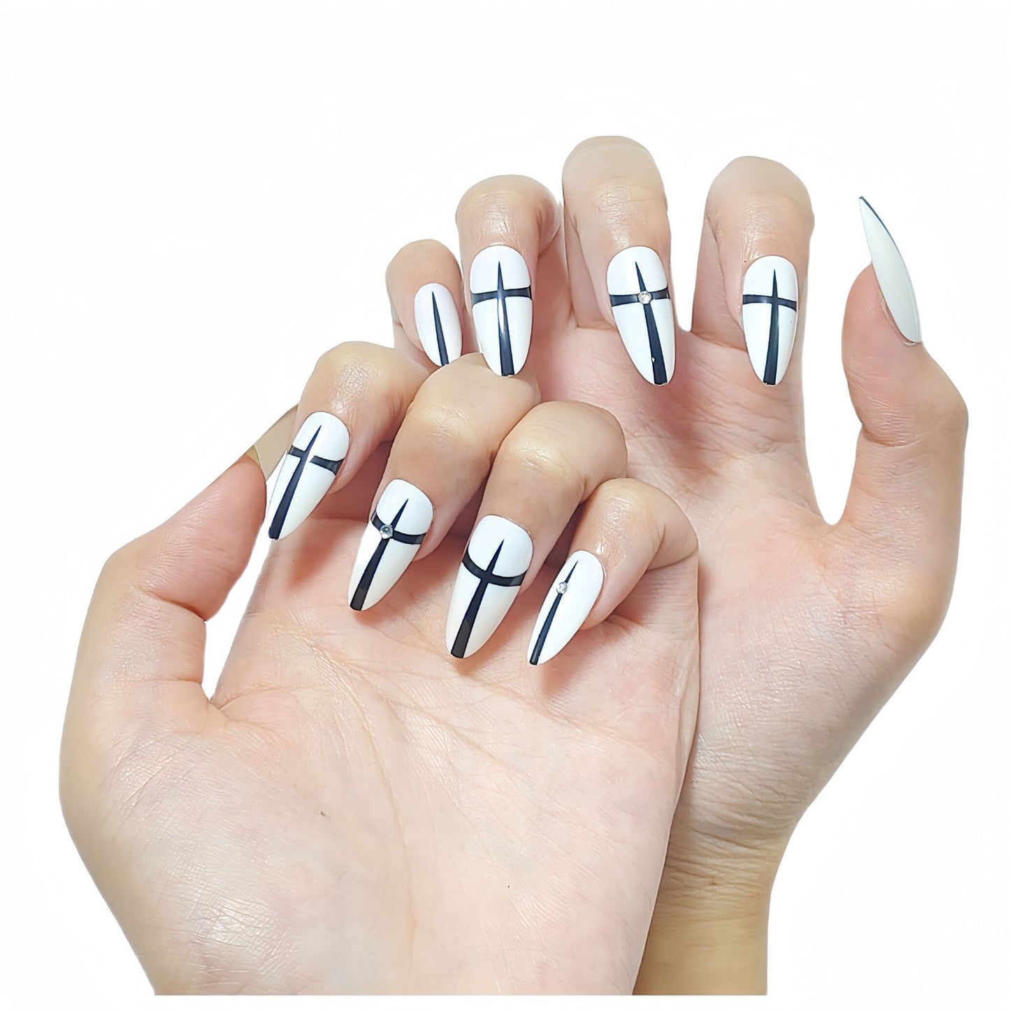 Frühlingshafte Nagelkunst mit Blumenapplikationen Brehn