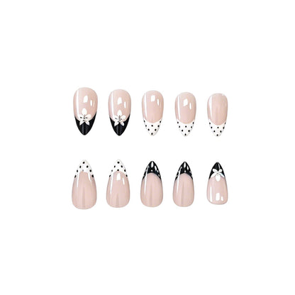 Elegante Schwarz-Weiße Blumennagelkunstverlängerungen Brehn
