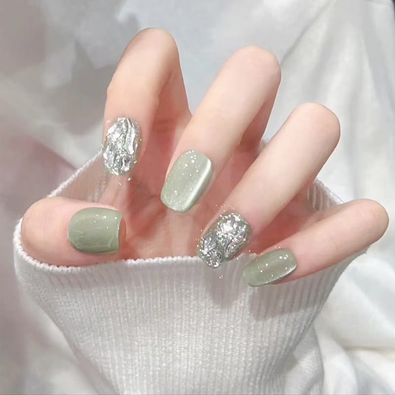 Kunstnagelset mit elegantem Glitter-Design und kreativen Effekten Brehn