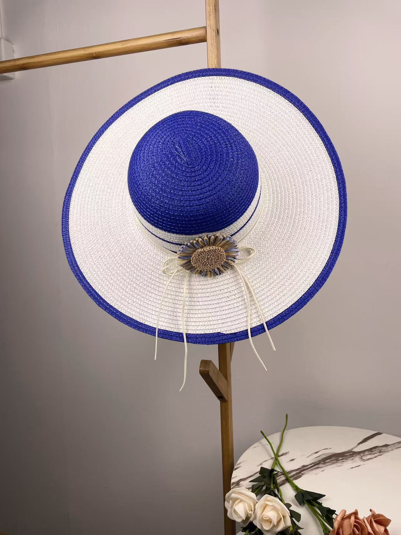 Elegante Strandtasche mit Zugehörigem Sonnenhut Brehn