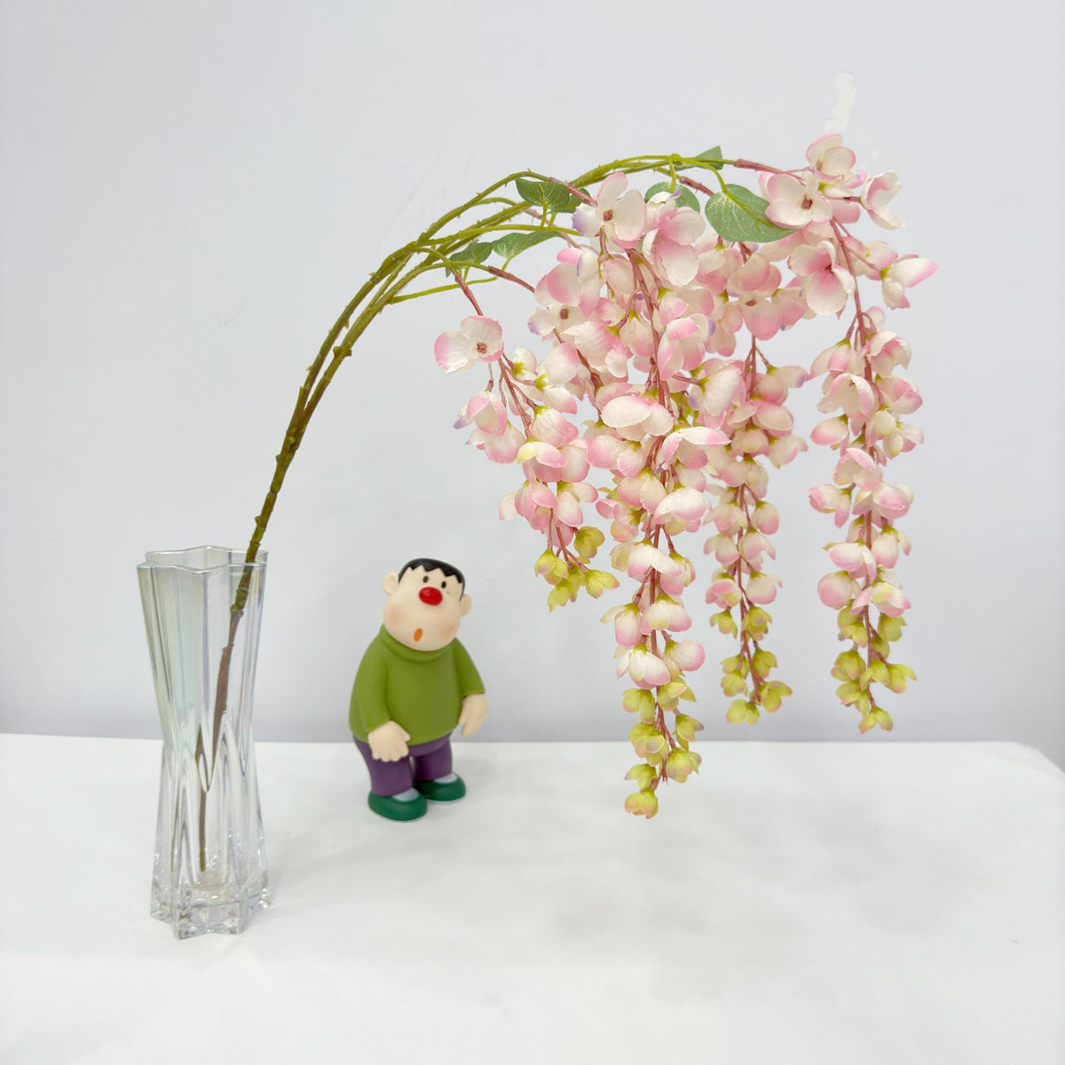 Elegante hängende Blumenarrangement