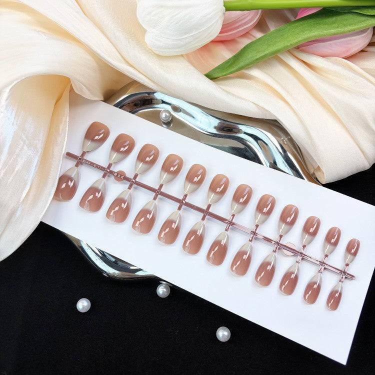 Natürlicher Glänzender Press-On Nagelset Brehn