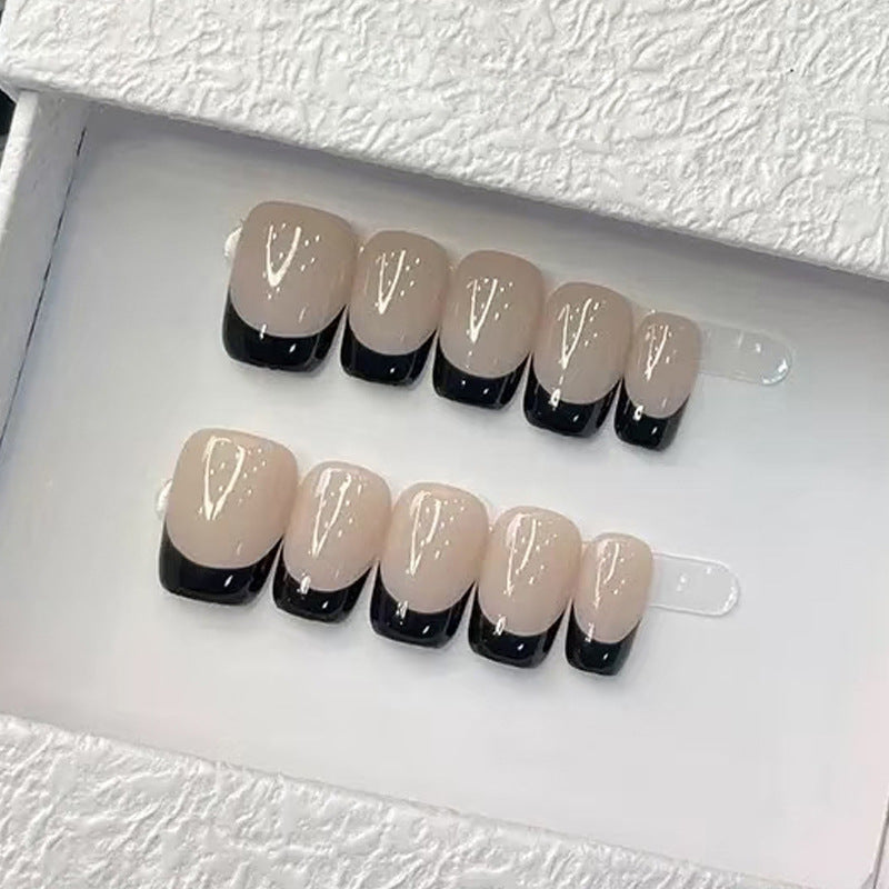 Elegante French Tip Drucknägel mit hochglänzendem Finish Brehn