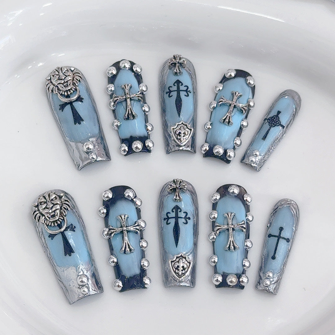 Dekoratives 3D Press-On Nail Set mit Gothic-Elementen