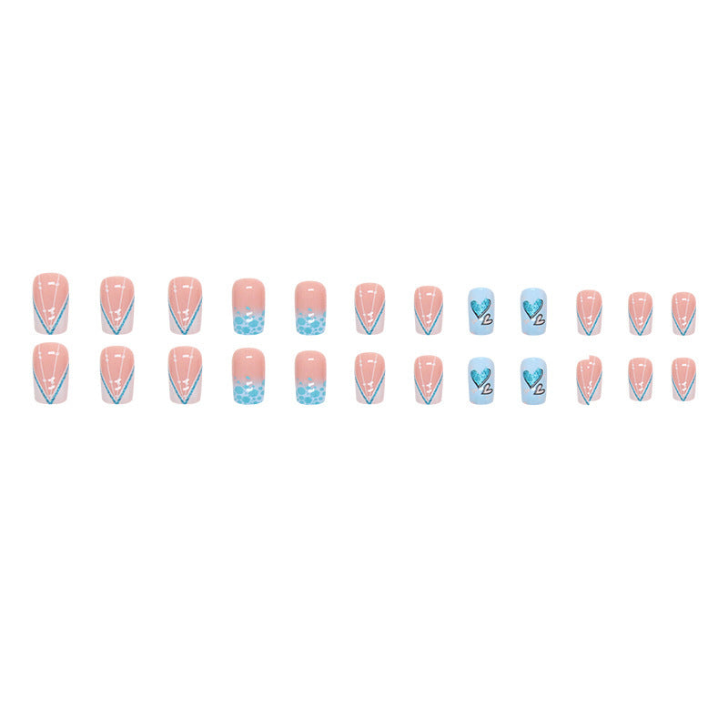Herz-inspiriertes Press-On Nagelkunst-Set Brehn