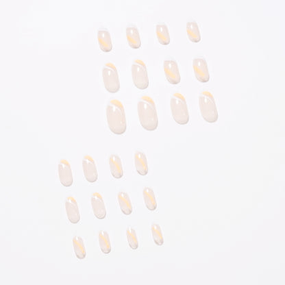Kunstvolle Nagelkunst mit eleganten French-Tips und kreativen Designs Brehn