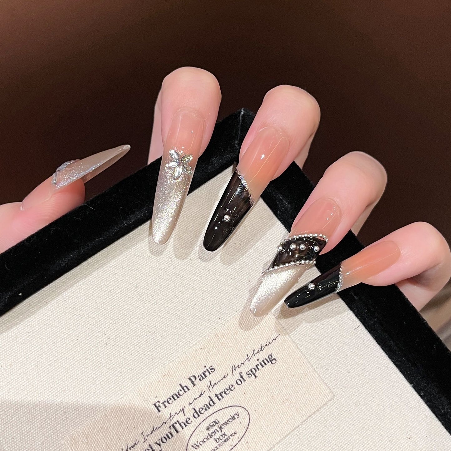 Elegante Stiletto Press-On Nagelverlängerungen Brehn
