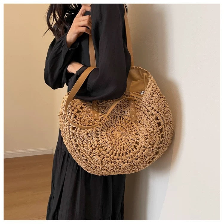 Rundgewebte Strandtasche mit Ledergriffen Brehn