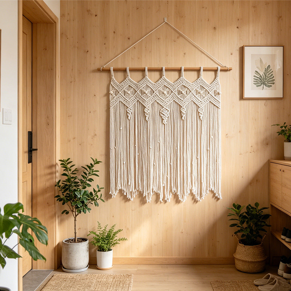 Eleganteres Makramee-Wandbehang mit künstlerischen Fransen und geometrischen Mustern