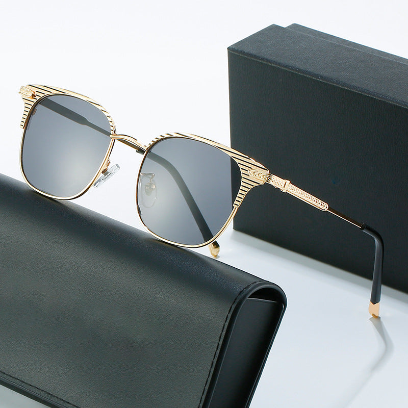 Damen Designer-Sonnenbrille mit luxuriösem Rahmen und verspiegelten Gläsern Brehn