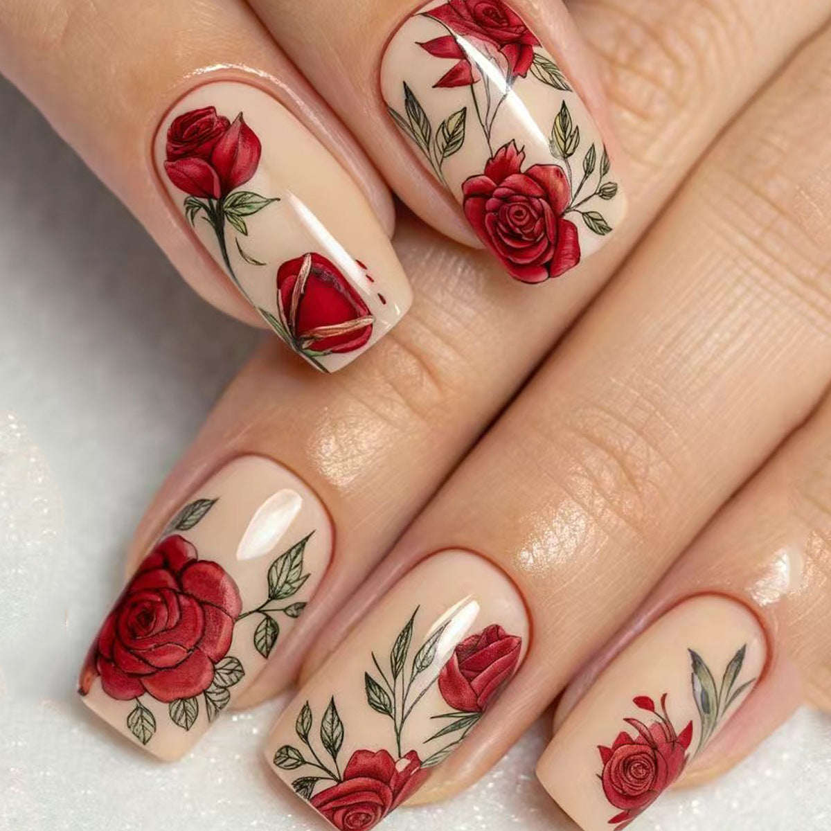 Kunstnägel mit Romantischen Rosenmotiven Brehn