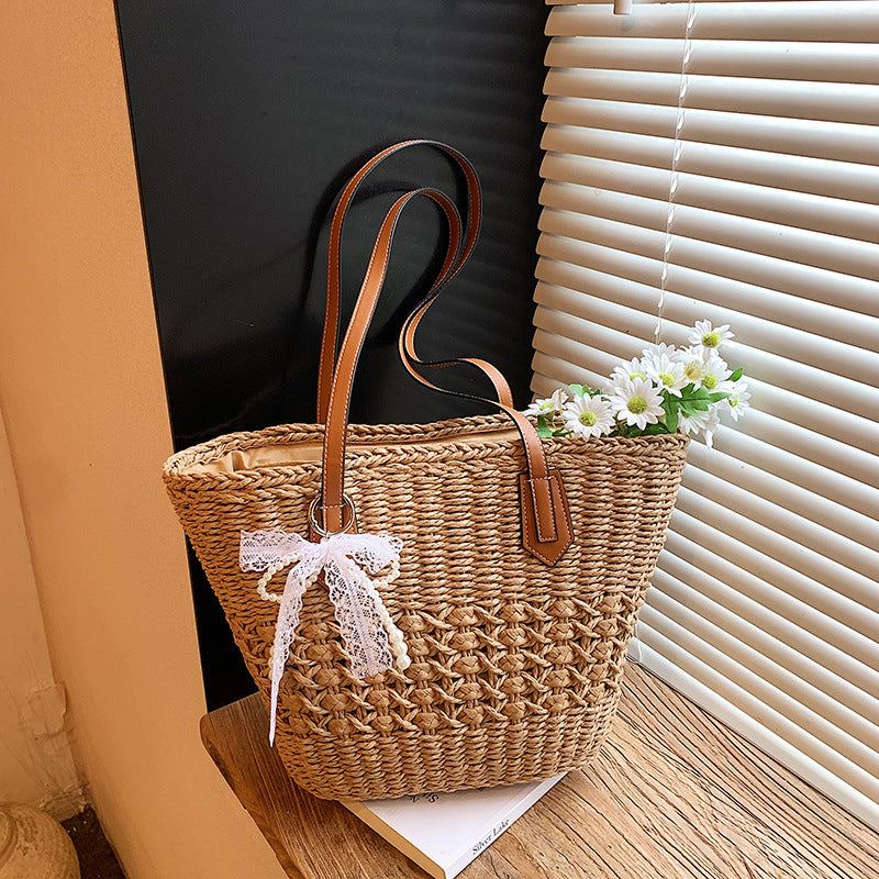 Geflochtenes Strohtäschchen