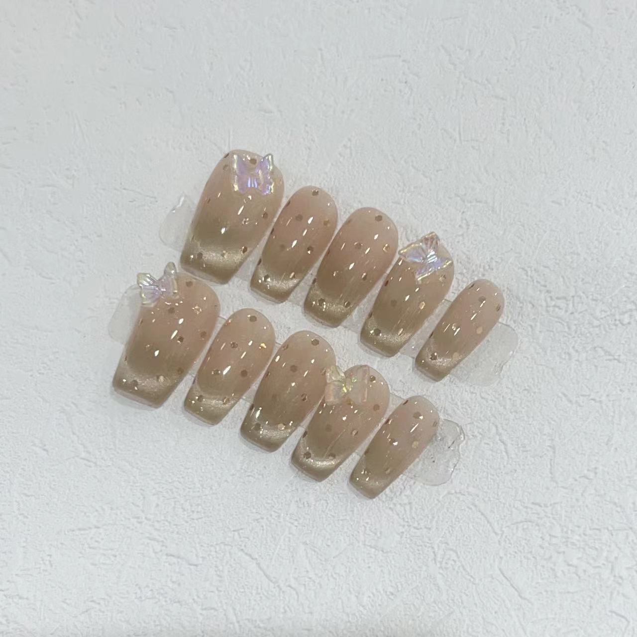 Premium Press-On Nail Set mit irideszenten Akzenten Brehn