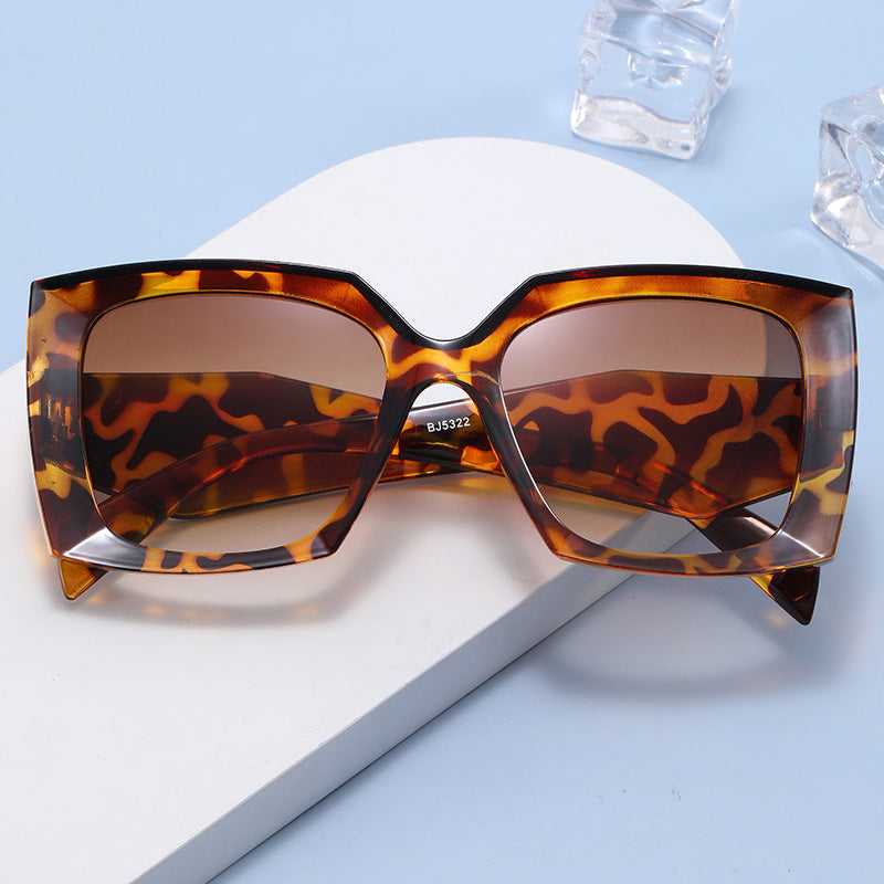 Damen Extravagante Oversized-Sonnenbrille im modernen Design Brehn