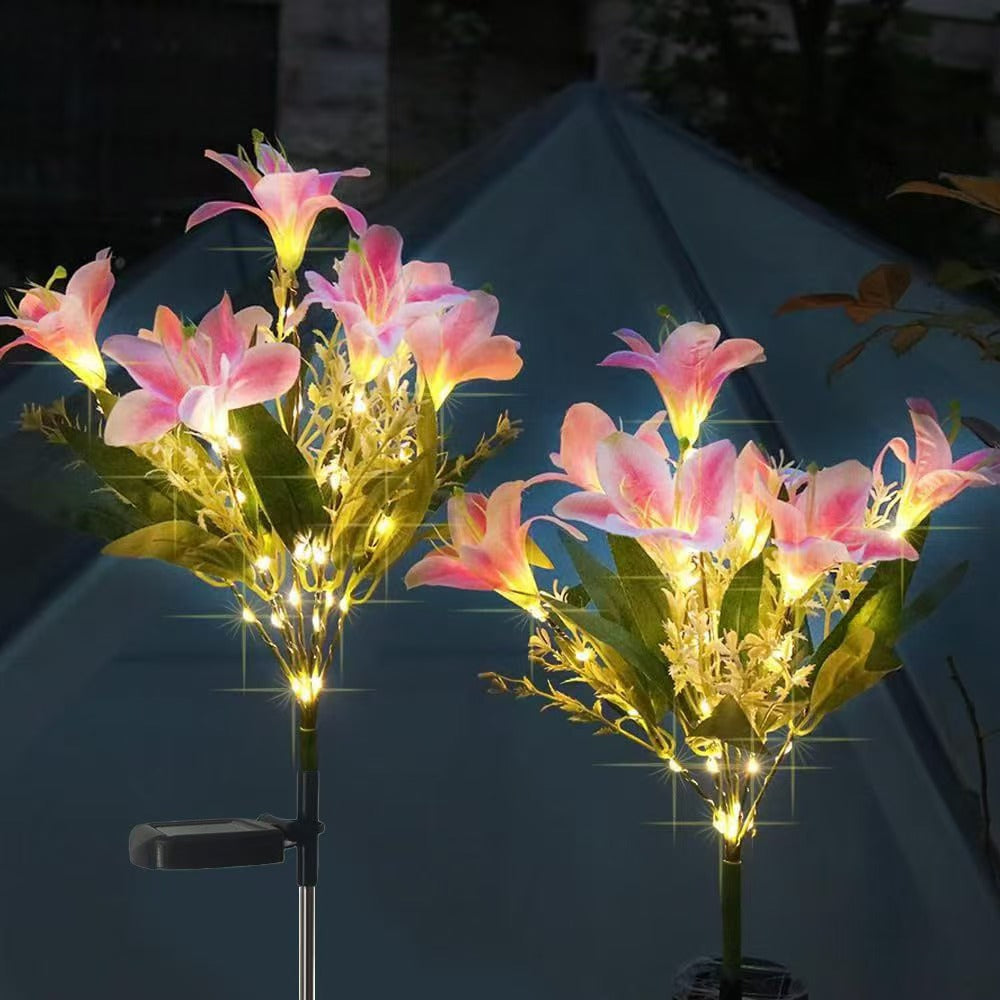Solar LED-Lilie Gartensteckerlicht mit integrierter Feenlichterkette und lebensechten Seidenblüten Brehn